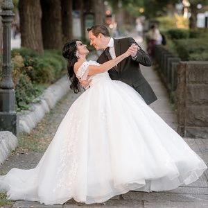 Off Shoulder Style Luxury Ball Gown Wedding Dress